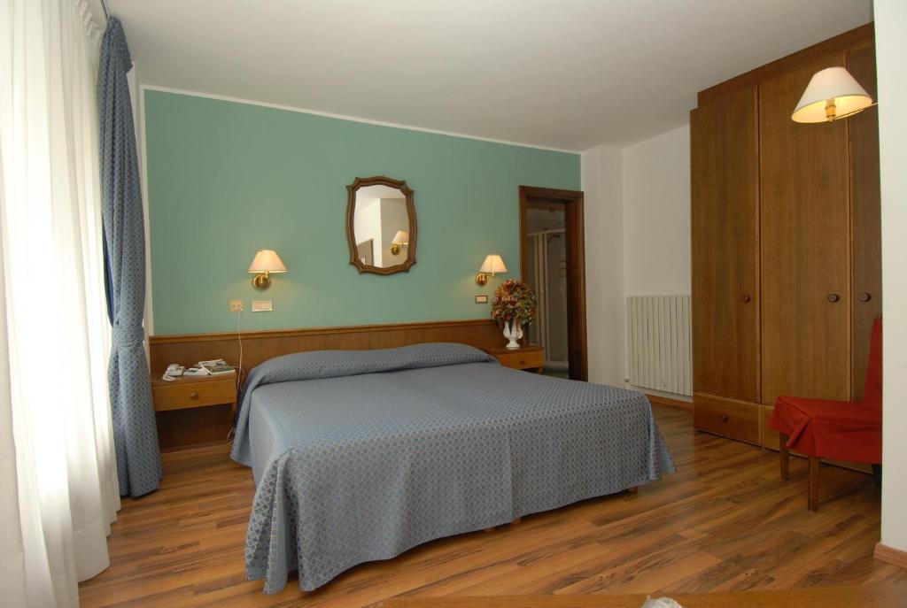 Hotel Baita Clementi Bormio Habitación foto